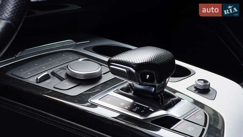 Внедорожник / Кроссовер Audi Q7 2017 в Днепре
