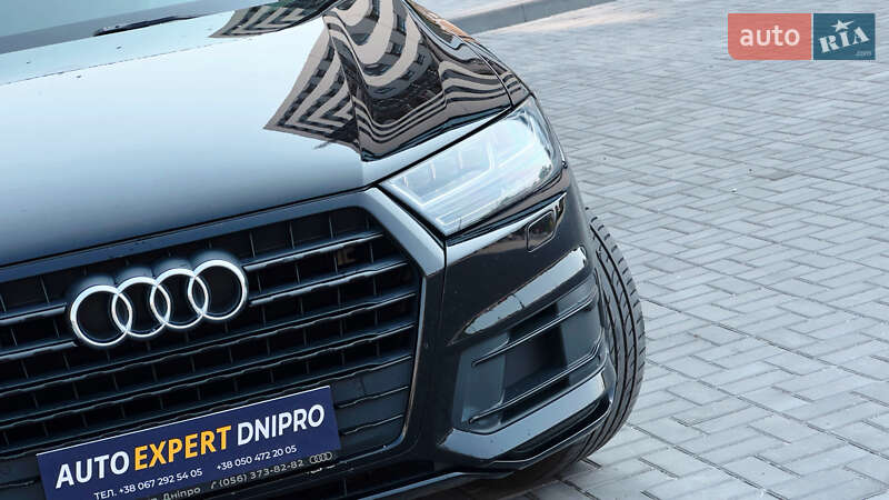 Внедорожник / Кроссовер Audi Q7 2017 в Днепре