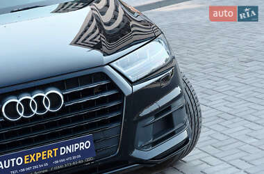 Внедорожник / Кроссовер Audi Q7 2017 в 