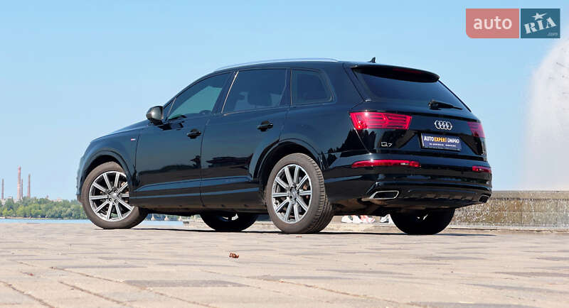 Внедорожник / Кроссовер Audi Q7 2017 в Днепре