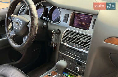 Внедорожник / Кроссовер Audi Q7 2013 в 