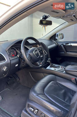 Внедорожник / Кроссовер Audi Q7 2010 в 