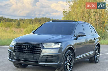 Внедорожник / Кроссовер Audi Q7 2017 в 