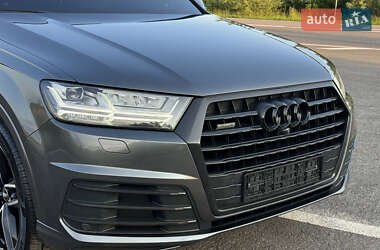 Внедорожник / Кроссовер Audi Q7 2017 в 