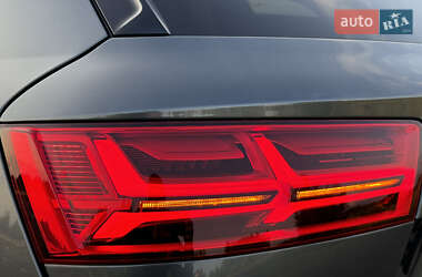 Внедорожник / Кроссовер Audi Q7 2017 в 