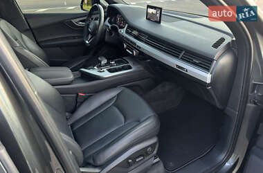 Внедорожник / Кроссовер Audi Q7 2017 в 