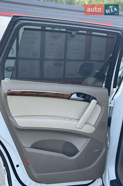 Внедорожник / Кроссовер Audi Q7 2014 в 