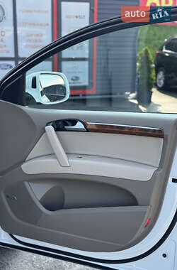 Внедорожник / Кроссовер Audi Q7 2014 в 