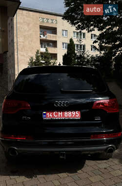 Позашляховик / Кросовер Audi Q7 2013 в 