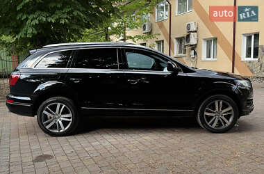 Позашляховик / Кросовер Audi Q7 2013 в 