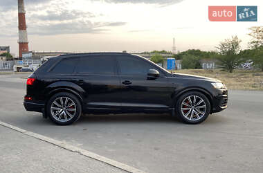 Внедорожник / Кроссовер Audi Q7 2018 в 