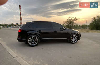 Внедорожник / Кроссовер Audi Q7 2018 в 