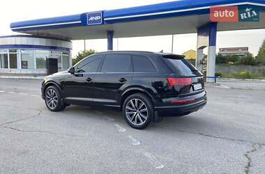 Внедорожник / Кроссовер Audi Q7 2018 в 