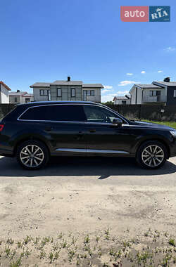 Внедорожник / Кроссовер Audi Q7 2019 в 