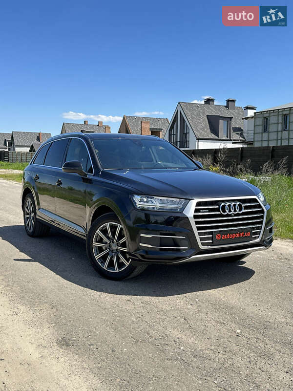 Внедорожник / Кроссовер Audi Q7 2019 в 
