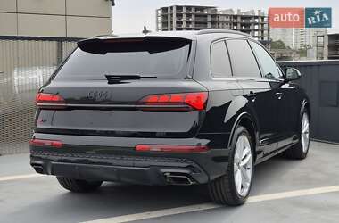 Внедорожник / Кроссовер Audi Q7 2024 в 