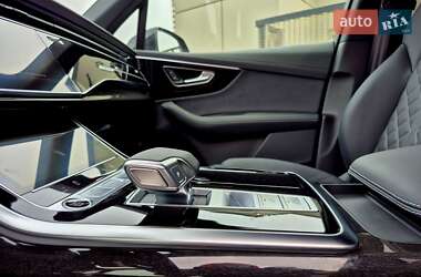 Внедорожник / Кроссовер Audi Q7 2024 в 