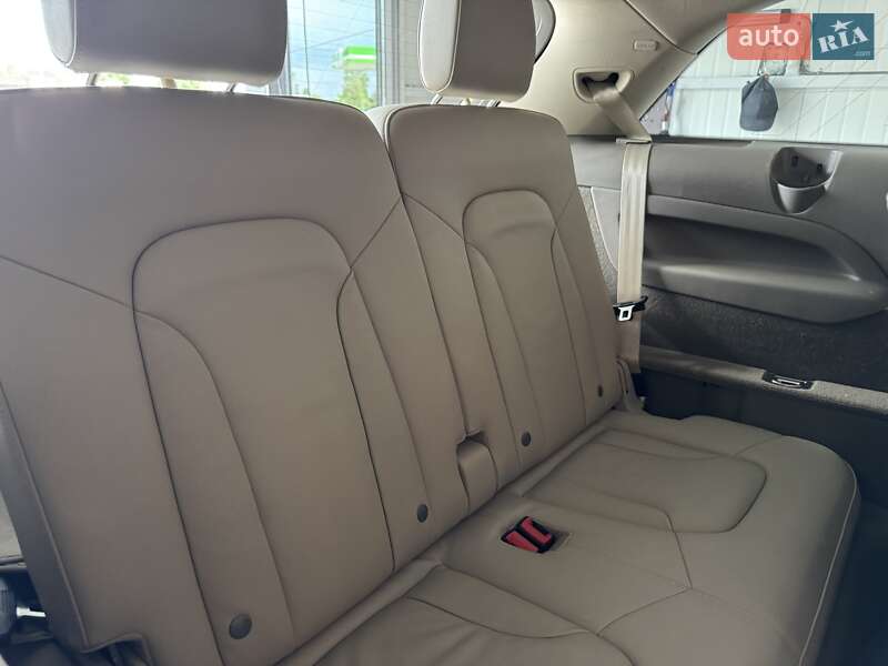 Внедорожник / Кроссовер Audi Q7 2015 в Тернополе