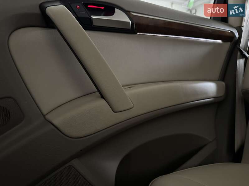 Внедорожник / Кроссовер Audi Q7 2015 в Тернополе
