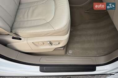 Внедорожник / Кроссовер Audi Q7 2015 в 
