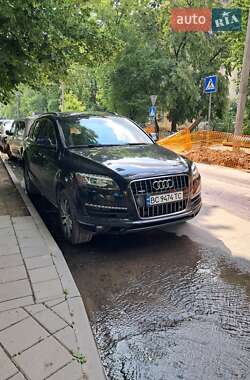 Внедорожник / Кроссовер Audi Q7 2012 в 