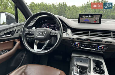 Внедорожник / Кроссовер Audi Q7 2017 в 
