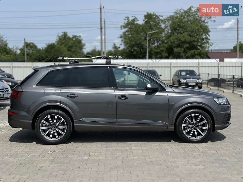 Внедорожник / Кроссовер Audi Q7 2019 в Черновцах