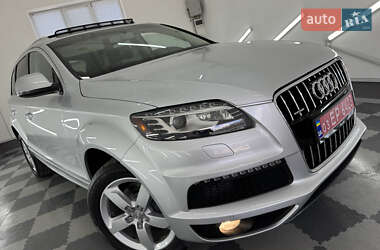 Позашляховик / Кросовер Audi Q7 2013 в 
