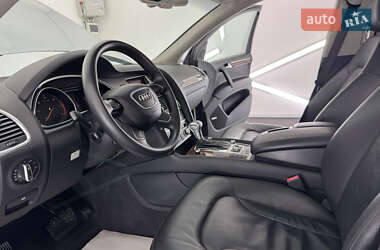 Позашляховик / Кросовер Audi Q7 2013 в 