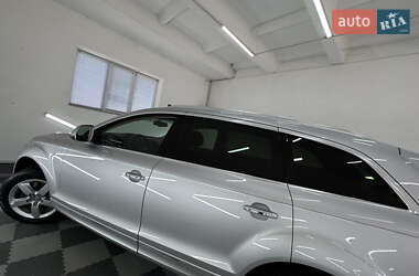Позашляховик / Кросовер Audi Q7 2013 в 