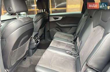 Внедорожник / Кроссовер Audi Q7 2017 в 