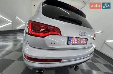 Позашляховик / Кросовер Audi Q7 2013 в 