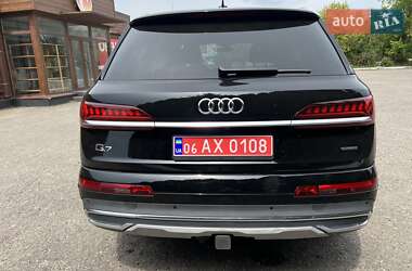 Внедорожник / Кроссовер Audi Q7 2019 в 