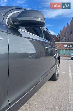Позашляховик / Кросовер Audi Q7 2009 в 
