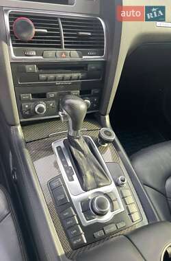 Позашляховик / Кросовер Audi Q7 2009 в 
