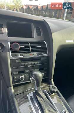 Позашляховик / Кросовер Audi Q7 2009 в 