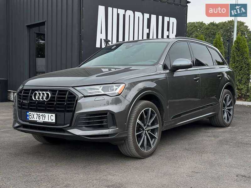 Внедорожник / Кроссовер Audi Q7 2020 в 