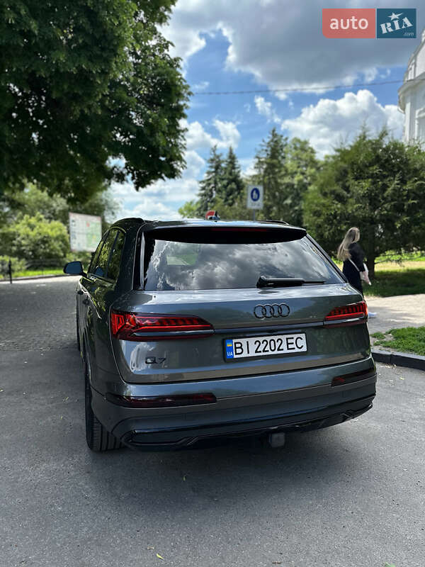 Внедорожник / Кроссовер Audi Q7 2020 в Полтаве