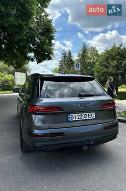 Внедорожник / Кроссовер Audi Q7 2020 в 