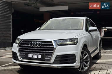 Внедорожник / Кроссовер Audi Q7 2018 в 