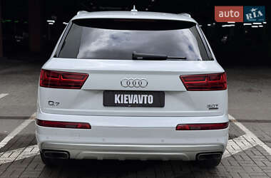 Внедорожник / Кроссовер Audi Q7 2018 в 