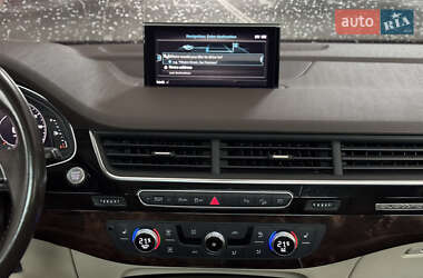 Внедорожник / Кроссовер Audi Q7 2018 в 