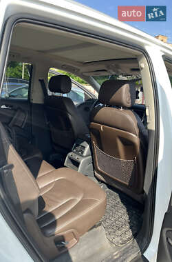 Внедорожник / Кроссовер Audi Q7 2011 в 