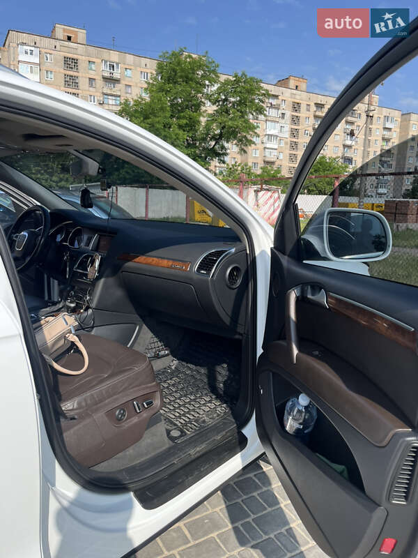 Внедорожник / Кроссовер Audi Q7 2011 в Александрие