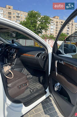 Внедорожник / Кроссовер Audi Q7 2011 в 