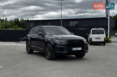 Внедорожник / Кроссовер Audi Q7 2016 в 