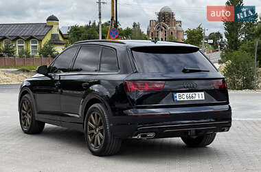 Внедорожник / Кроссовер Audi Q7 2016 в 