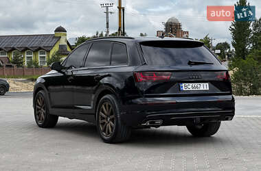 Внедорожник / Кроссовер Audi Q7 2016 в 