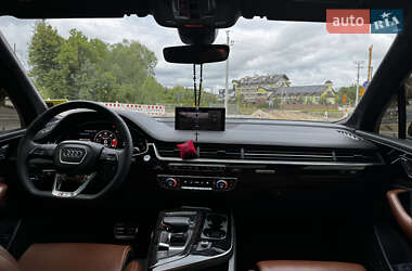 Внедорожник / Кроссовер Audi Q7 2016 в 