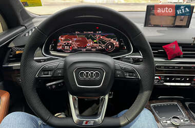 Внедорожник / Кроссовер Audi Q7 2016 в 